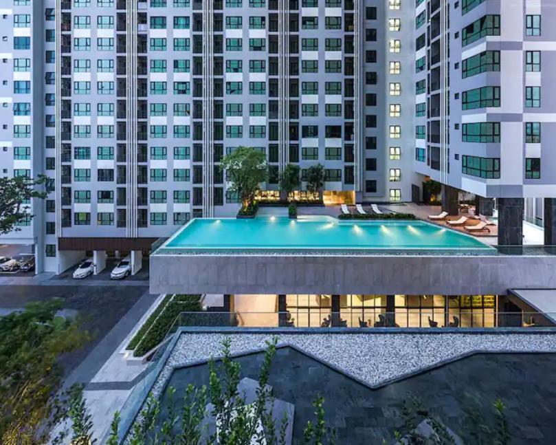 The Base Central Pattaya Quiet King-Bed With Infinity Pool & Free Netflix! Esterno foto