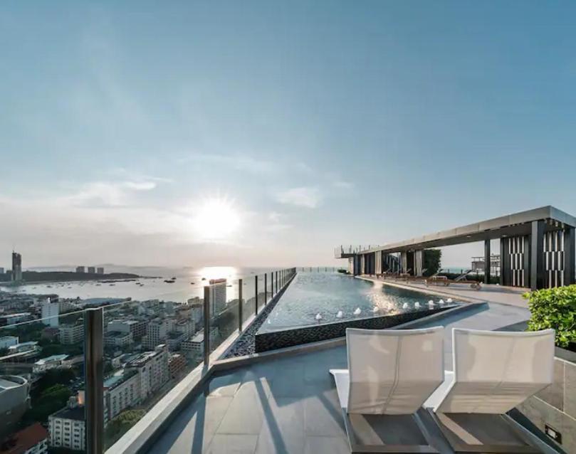 The Base Central Pattaya Quiet King-Bed With Infinity Pool & Free Netflix! Esterno foto