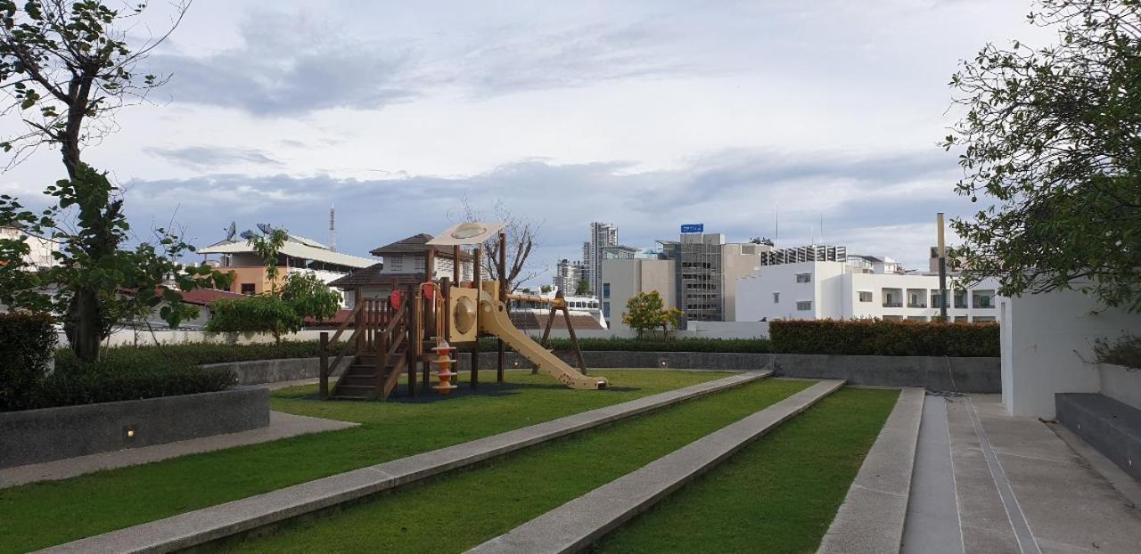 The Base Central Pattaya Quiet King-Bed With Infinity Pool & Free Netflix! Esterno foto