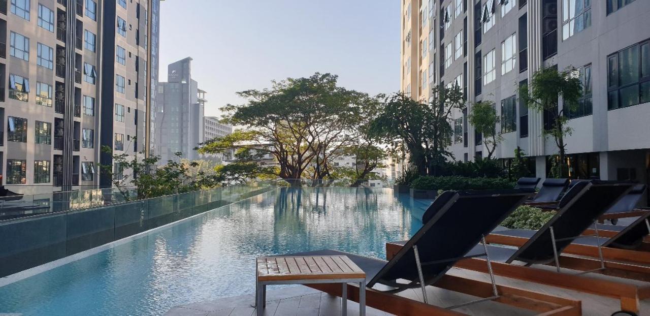 The Base Central Pattaya Quiet King-Bed With Infinity Pool & Free Netflix! Esterno foto