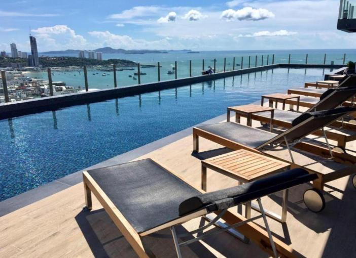 The Base Central Pattaya Quiet King-Bed With Infinity Pool & Free Netflix! Esterno foto
