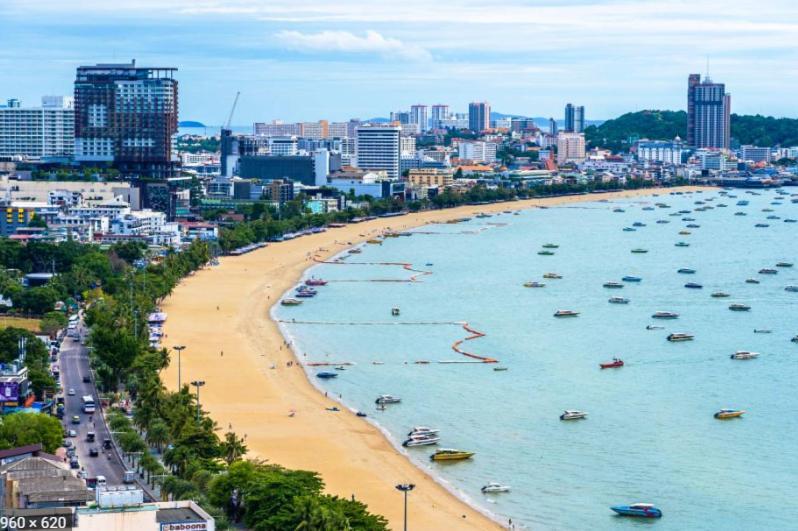The Base Central Pattaya Quiet King-Bed With Infinity Pool & Free Netflix! Esterno foto